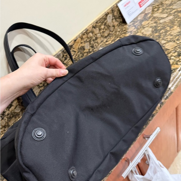 Briggs & Riley Sleek Black Tote Bag - Picture 3 of 11